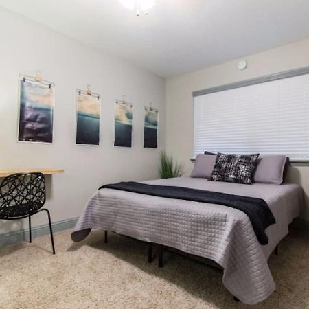 Designed To Relax-No Parties Allowed Dallas Bagian luar foto